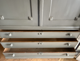 Groot antiek kabinet, vintage kast