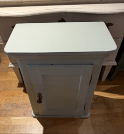 VERKOCHT Antiek klein kastje, brocante nachtkastje