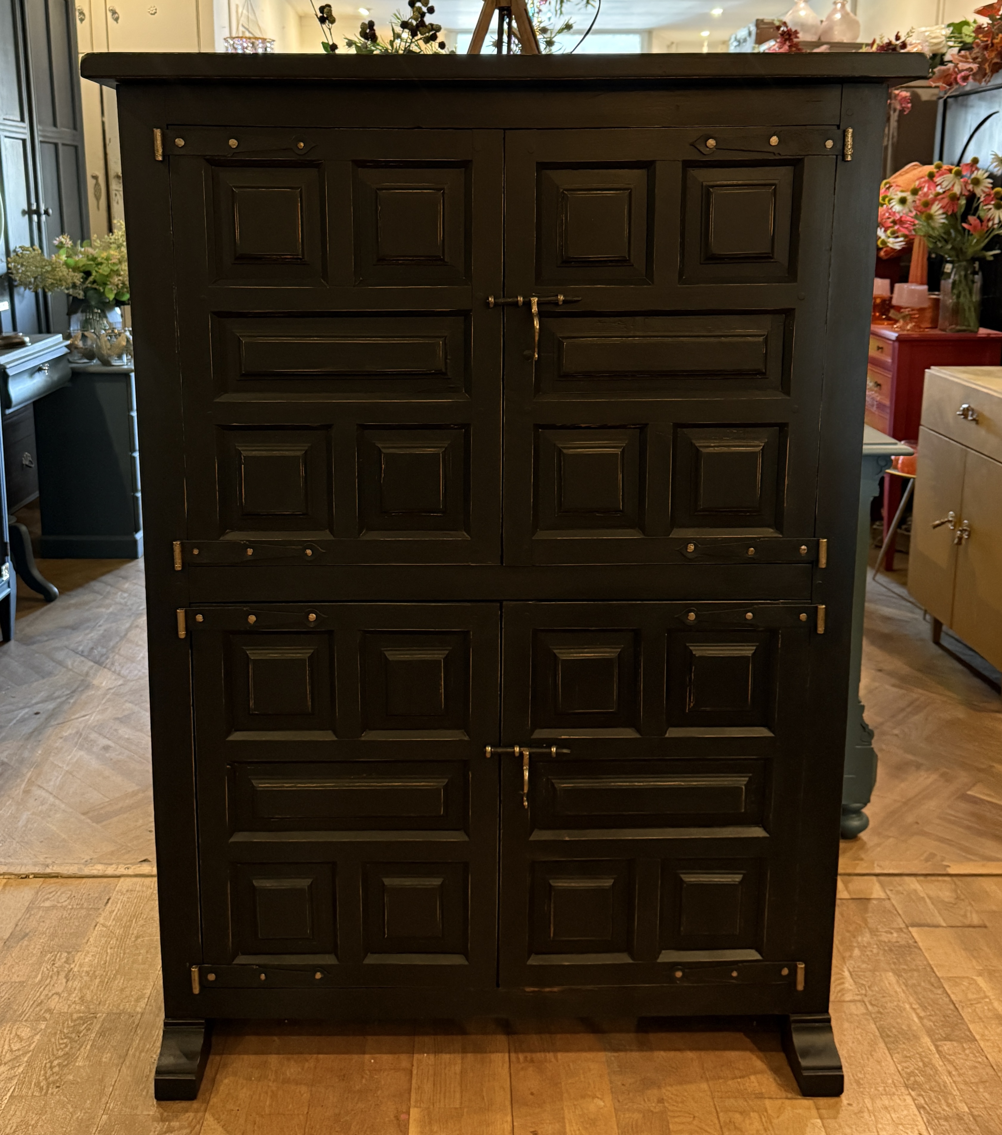 Oude Spaanse kast, vintage kastje