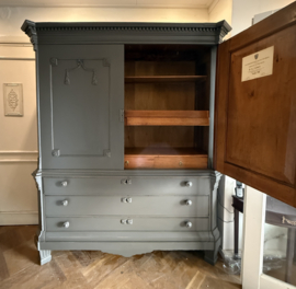 Groot antiek kabinet, vintage kast