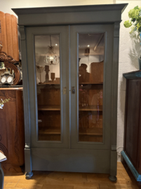 Antieke vitrinekast, vintage kast