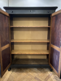 Antieke poortkast, vintage kast