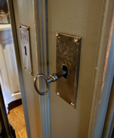 Antieke vitrinekast, vintage kast