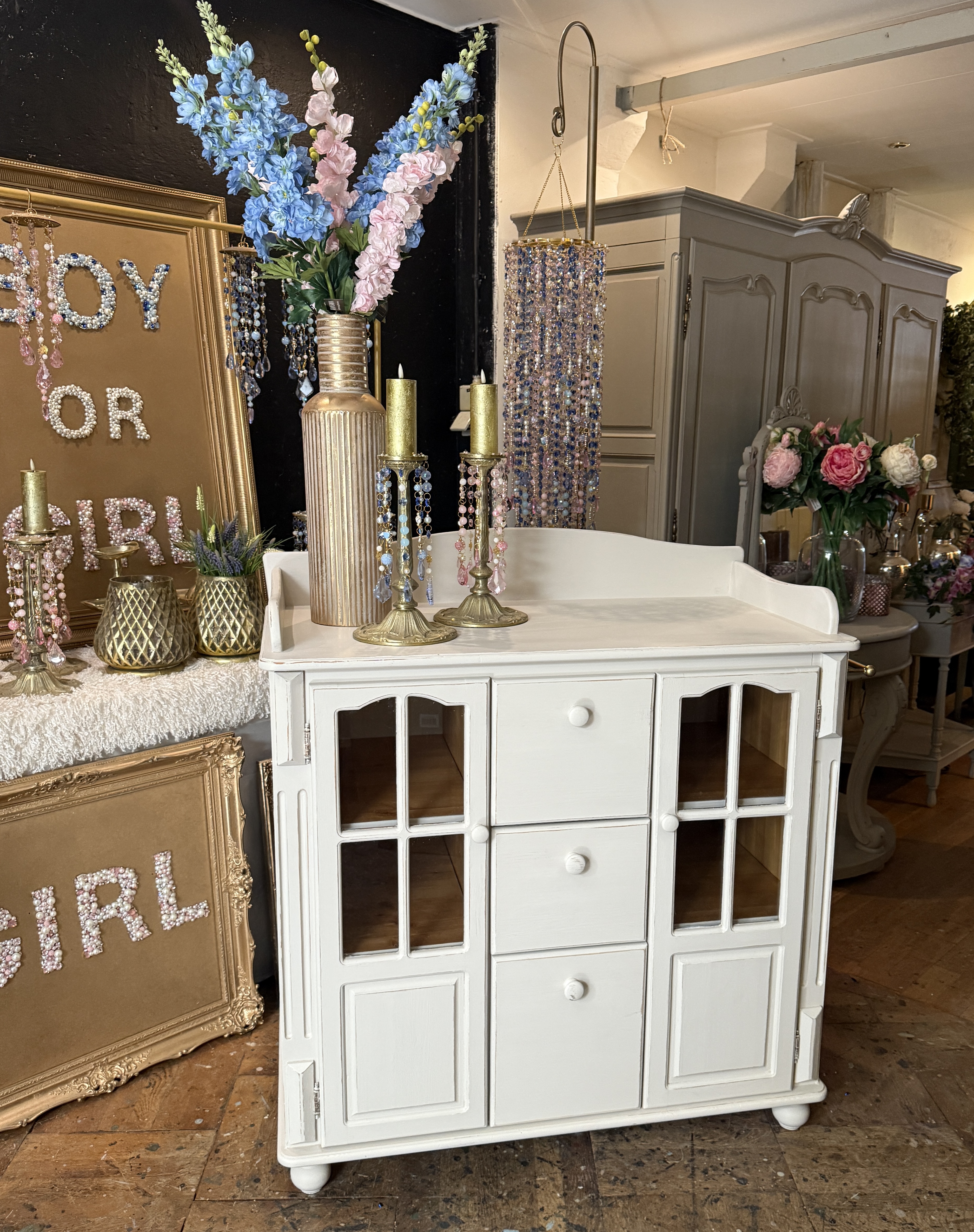 Brocante commode beige