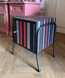 Vintage klein kastje uit de sixties