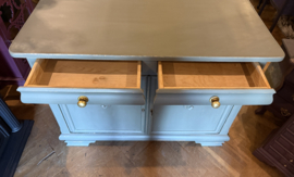 Antiek dressoir, vintage kast