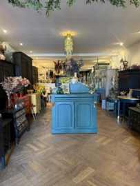 Antiek klein dressoir, salonkast