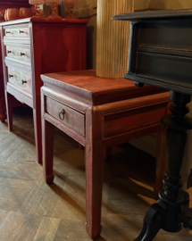 Oude bijzettafel, klein lade tafeltje