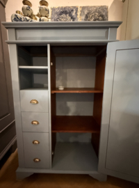 VERKOCHT Vintage kast, “spekkastje”, meidenkast
