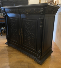 Antiek dressoir, Mechelse kast