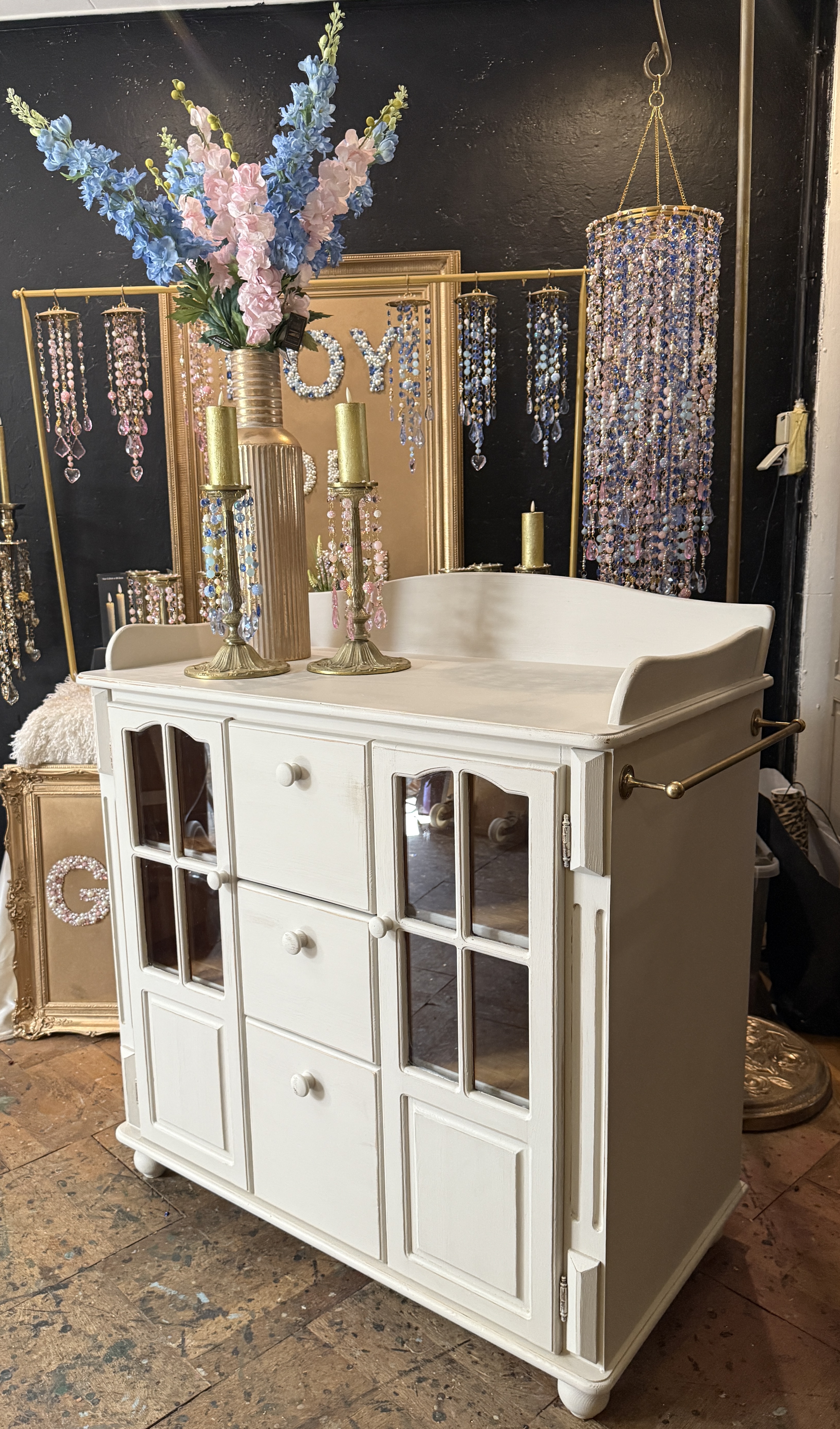 Brocante commode beige