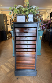 Vintage archiefkast met rolluik en 10 lades