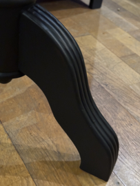 Oude wijntafel, vintage bijzettafel