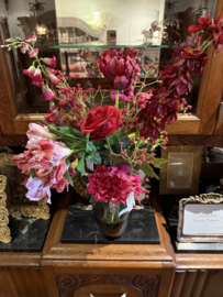 Vaas transparant/zwart met rood boeket