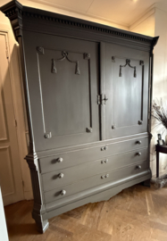 Groot antiek kabinet, vintage kast