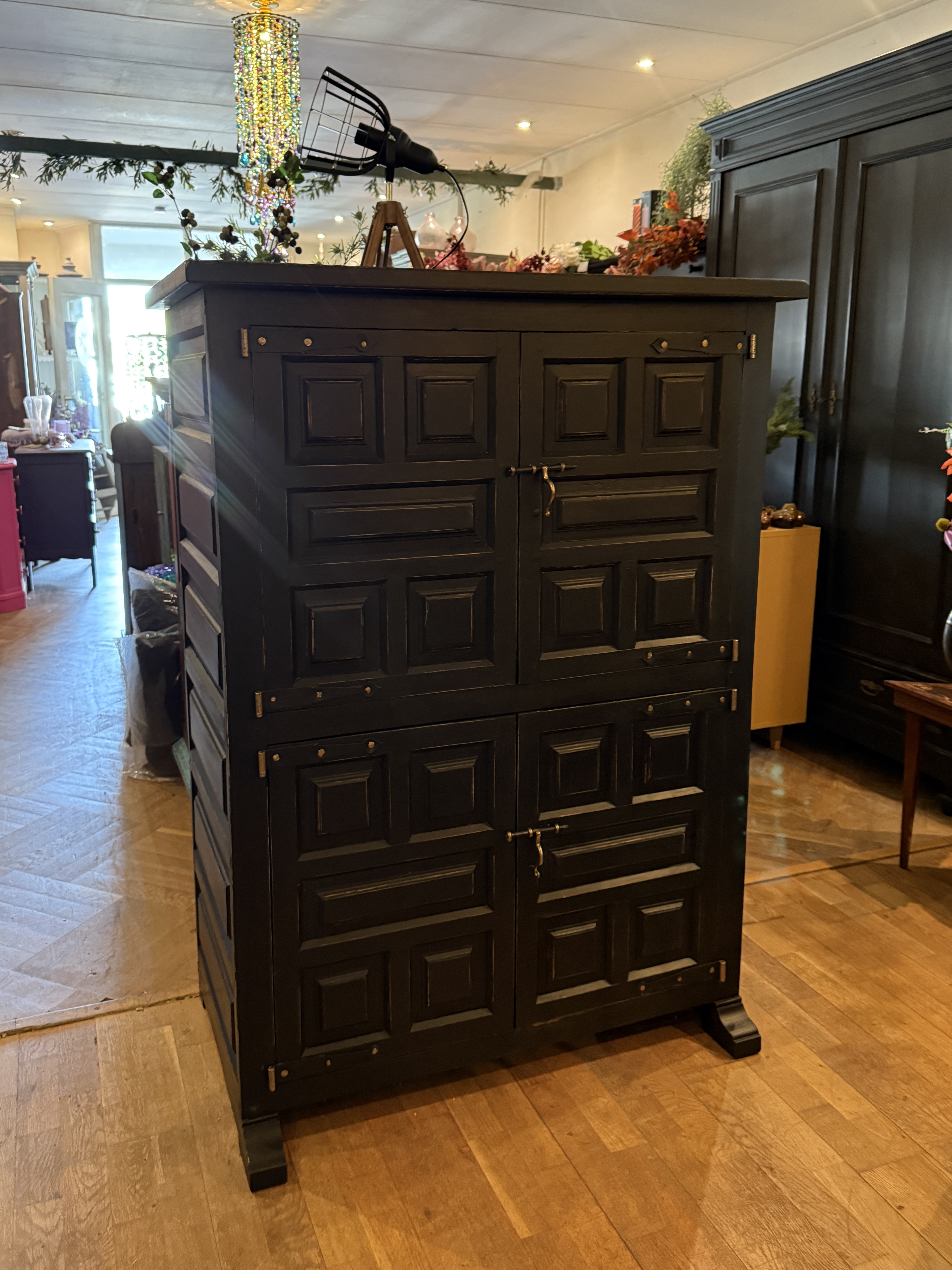 Oude Spaanse kast, vintage kastje