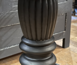 Oude wijntafel, vintage bijzettafel
