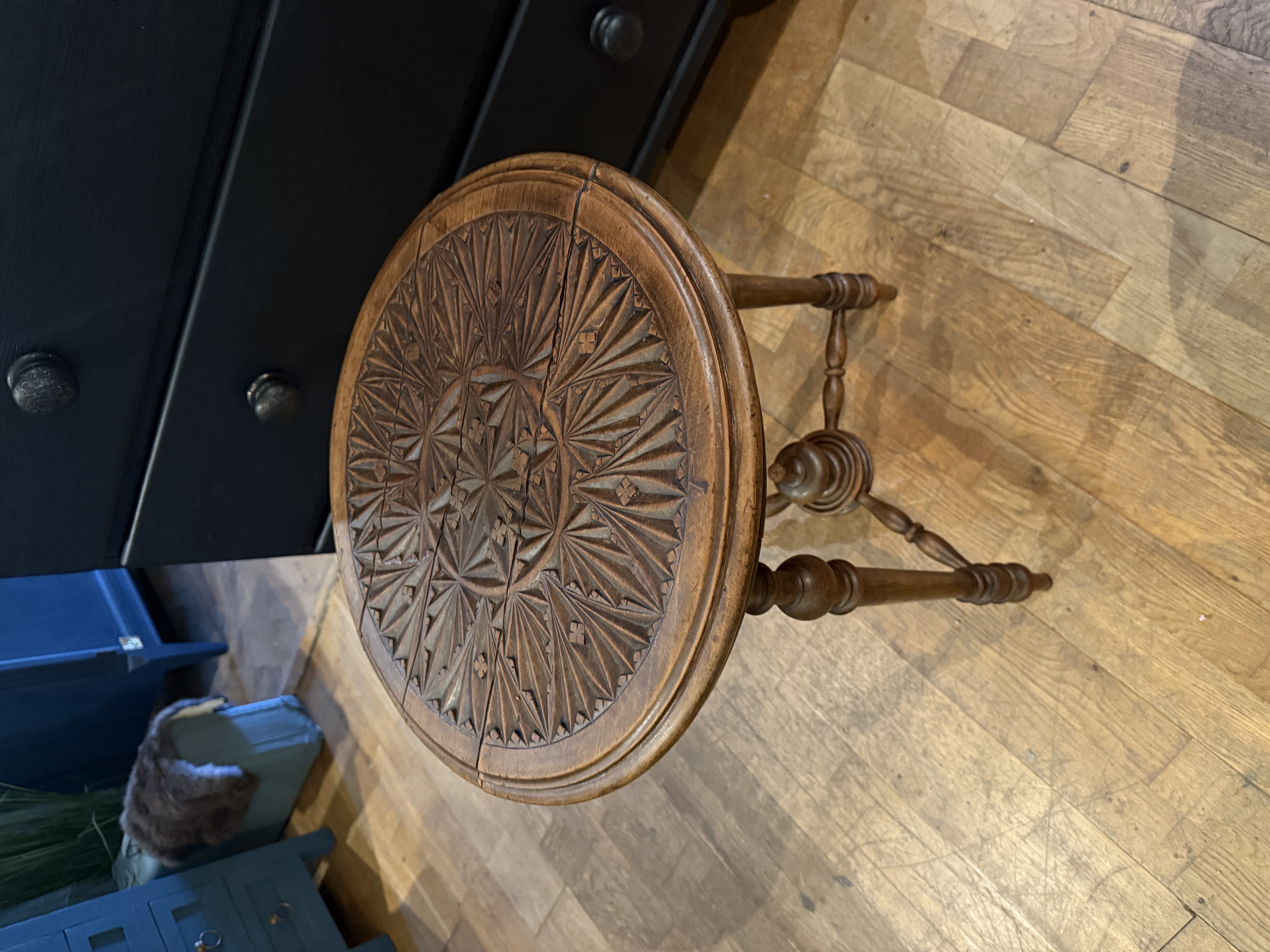Antiek tafeltje, bijzettafel