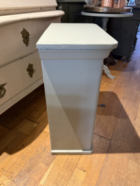 VERKOCHT Antiek klein kastje, brocante nachtkastje