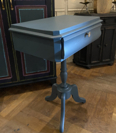 Vintage tafeltje met lade, bijzettafel