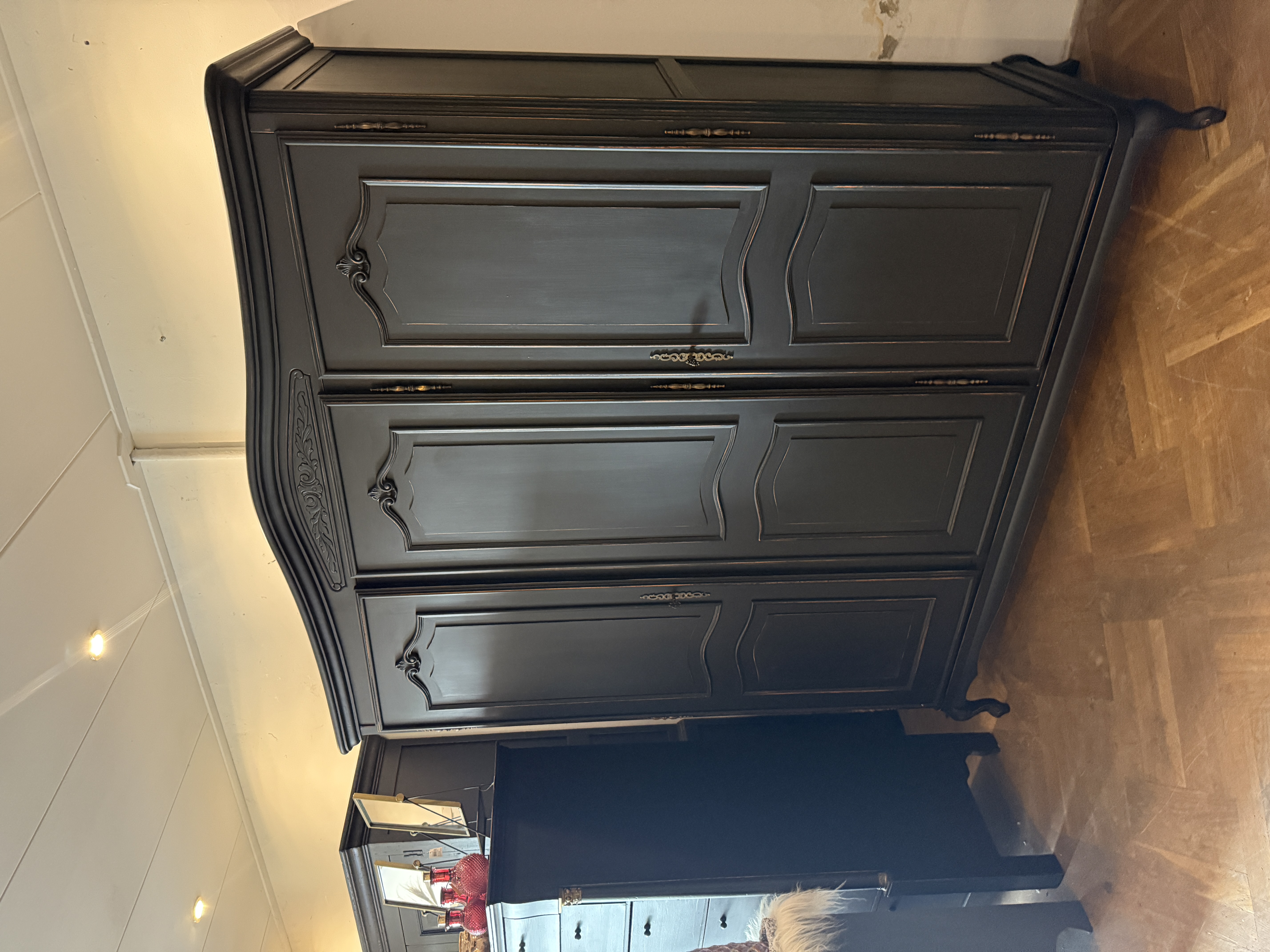 Vintage kledingkast, brocante hanglegkast