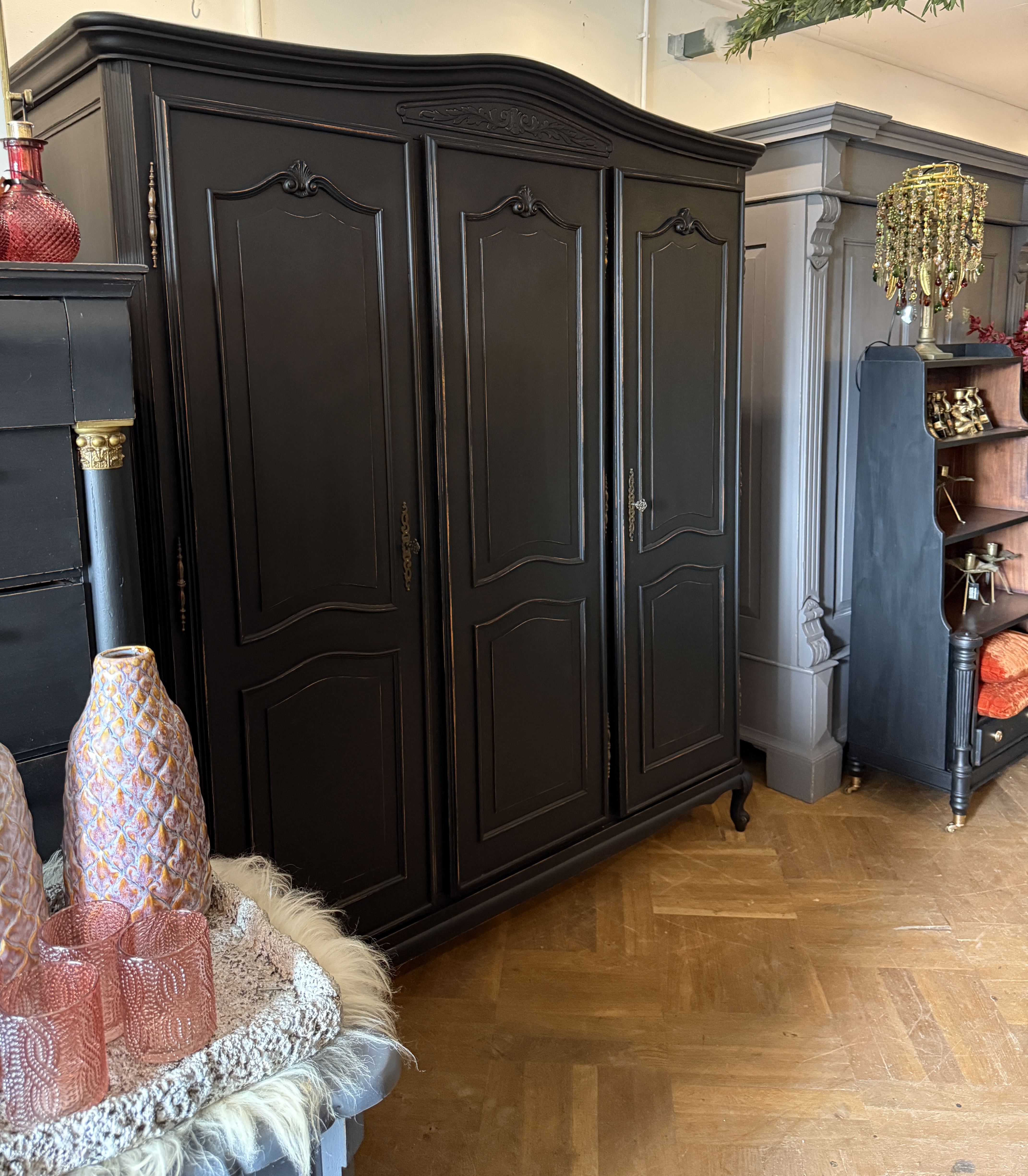 Vintage kledingkast, brocante hanglegkast