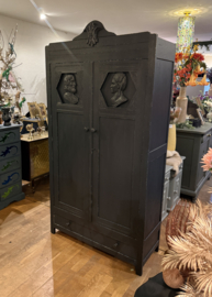 Antieke kast, brocante legkast