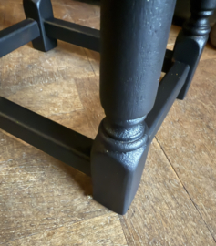 VERKOCHT Oud iniemini tafeltje, plantentafeltje