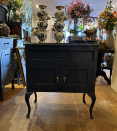 VERKOCHT Klein vintage kastje met bovenklep