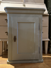 VERKOCHT Antiek klein kastje, brocante nachtkastje