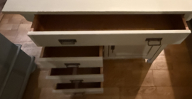 Vintage commode, babykamer