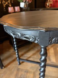 Antiek tafeltje, hoge salontafel
