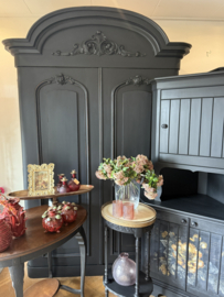 Antieke kast, vintage kledingkast