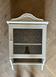 VERKOCHT Klein brocante vitrine wandkastje