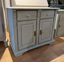 VERKOCHT Antiek kastje, brocante kast