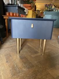 Klein, vintage nachtkastje, bijzettafel, kastje