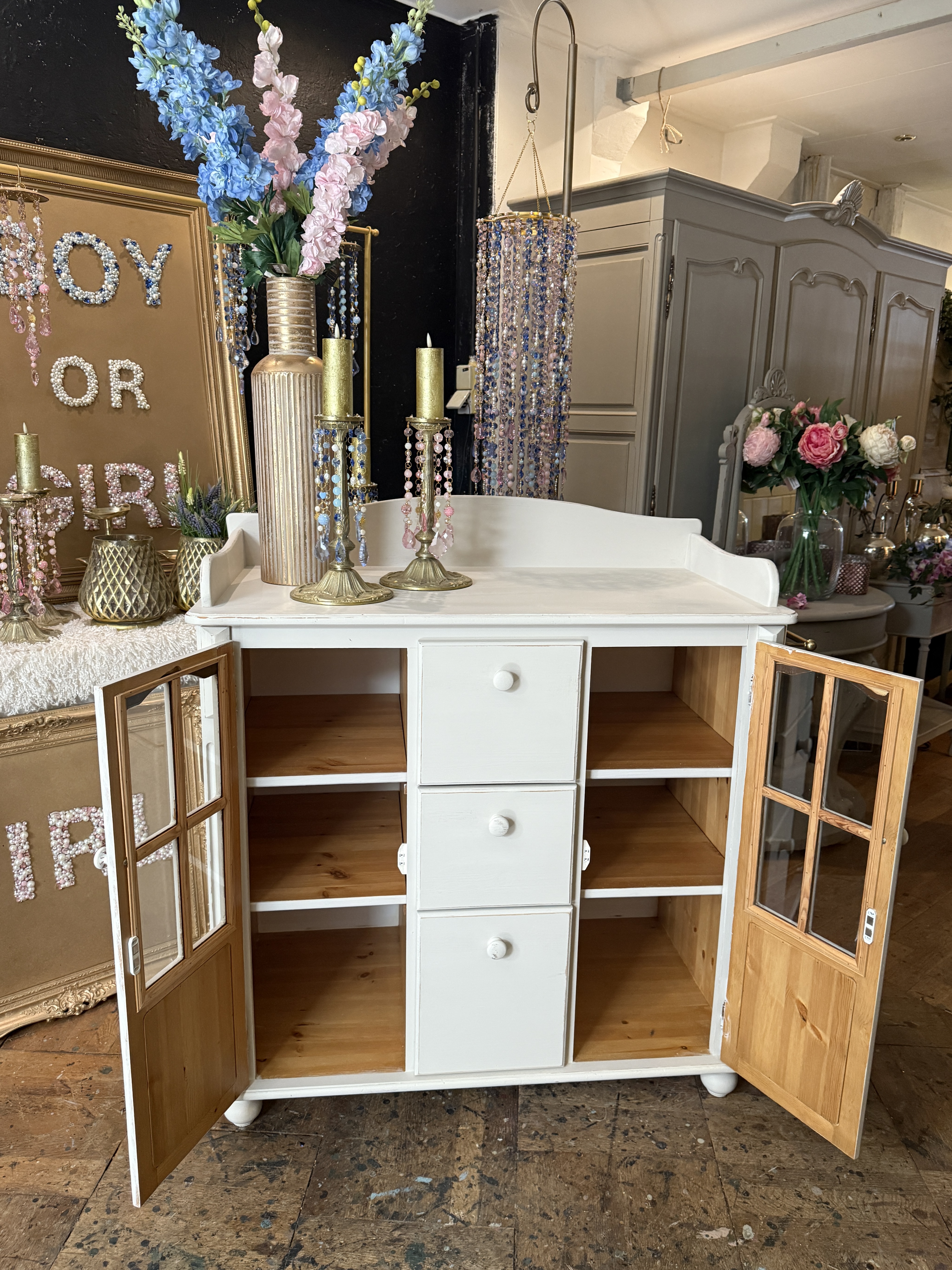 Brocante commode beige
