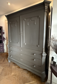 Groot antiek kabinet, vintage kast