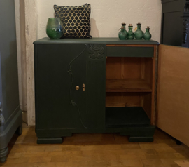 Vintage kast, 2-deurs hoger dressoir