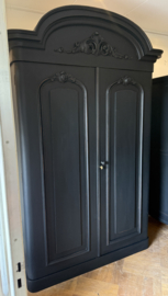 Antieke kast, vintage kledingkast