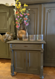 VERKOCHT Antiek klein kastje, vintage kast