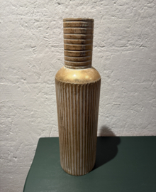 Grote goudkleurige metalen bottle vaas