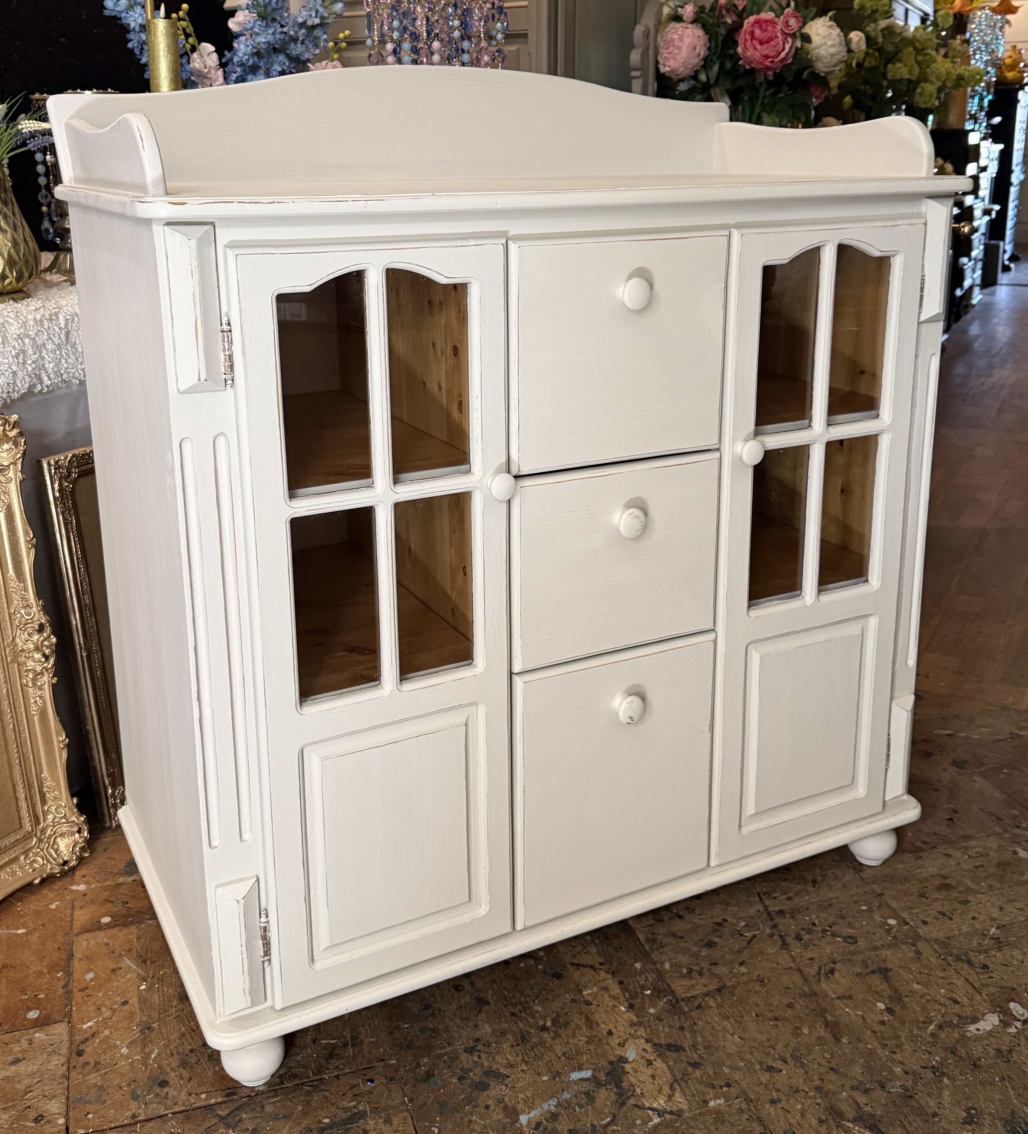 Brocante commode beige