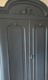 Antieke kast, vintage kledingkast