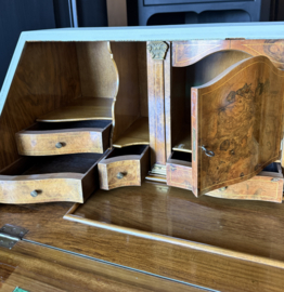 Antieke secretaire, buikladekast