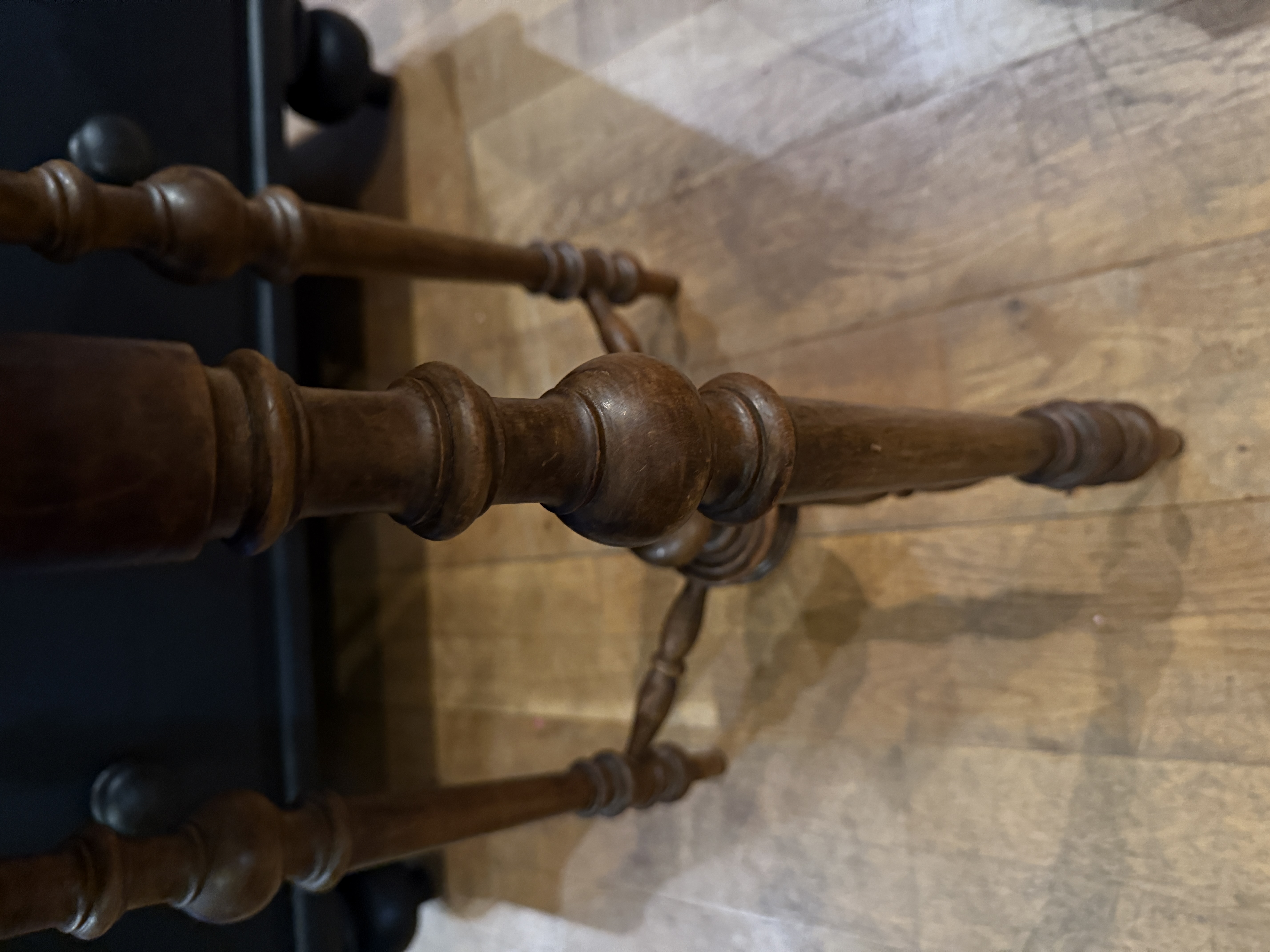Antiek tafeltje, bijzettafel