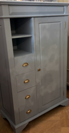 VERKOCHT Vintage kast, “spekkastje”, meidenkast