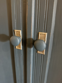 VERKOCHT Antieke garderobekast, vintage kledingkast