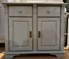 VERKOCHT Antiek kastje, brocante kast