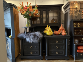 Set identieke kasten castle fourniture